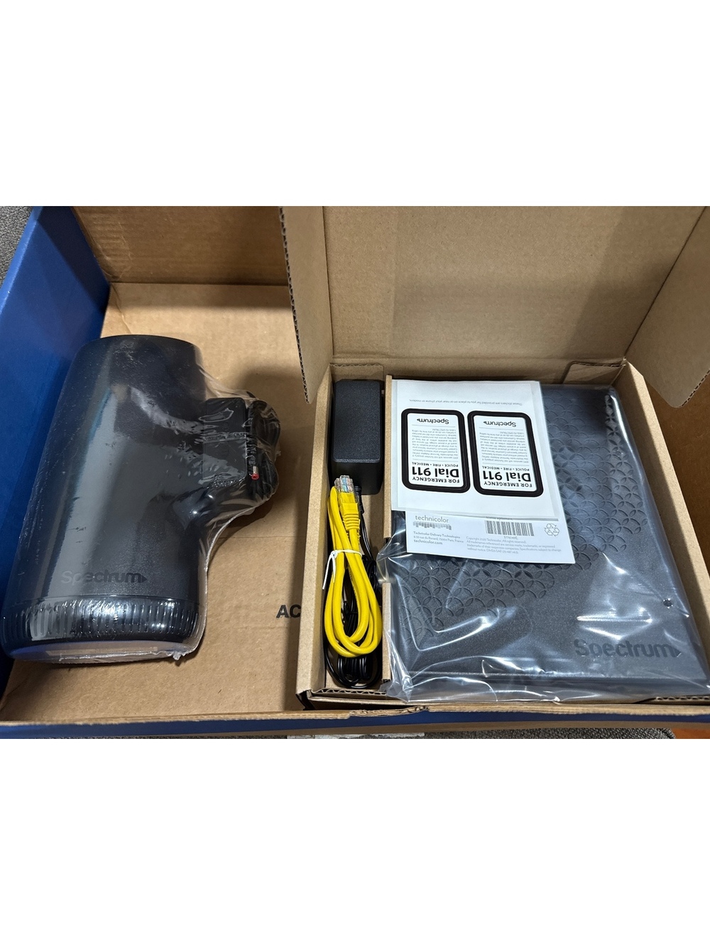 Brand new Spectrum modem and router $75 obo Wifi